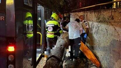זירת תאונת הדרכים בתל אביב | תיעוד מבצעי מד"א זירת תאונת הדרכים בתל אביב | תיעוד מבצעי מד"א
