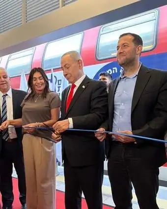 יוסי דגן, רה"מ בנימין נתניהו והשרה מירי רגב בחנוכת תחנת הרכבת "שומרון-טייבה" | משרד התחבורה