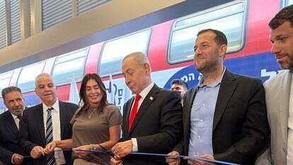 יוסי דגן, רה"מ בנימין נתניהו והשרה מירי רגב בחנוכת תחנת הרכבת "שומרון-טייבה" | משרד התחבורה יוסי דגן, רה"מ בנימין נתניהו והשרה מירי רגב בחנוכת תחנת הרכבת "שומרון-טייבה" | משרד התחבורה