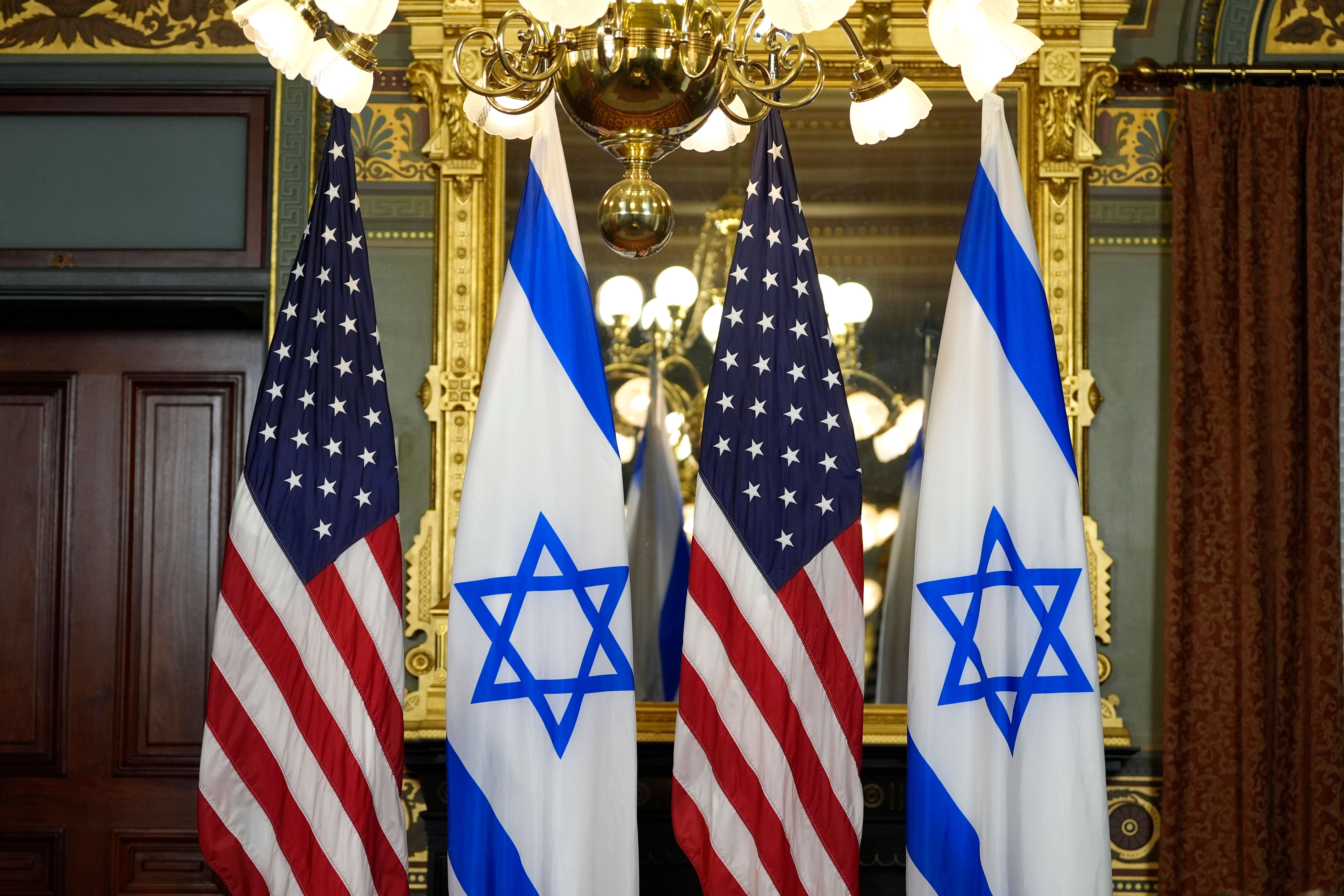 הדמוקרטים מתרחקים, הרפובליקנים מתערערים: ישראל מול אמריקה חדשה