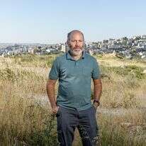 נמשכת שיירה | נעמה שטרן נמשכת שיירה | נעמה שטרן
