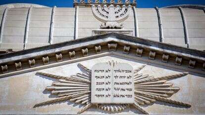 בית כנסת בטרסטוורה, רומא, איטליה. מאז סוף הרפובליקה הרומית היה הרובע גם מרכז של קהילה יהודית חשובה, שהתגוררה בו עד סוף ימי הביניים. | נתי שוחט // פלאש 90
