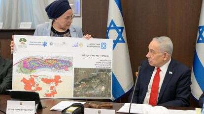השרה סטרוק מציגה את היישוב שיבולת בישיבת הממשלה | מעיין טואף, לע"מ השרה סטרוק מציגה את היישוב שיבולת בישיבת הממשלה | מעיין טואף, לע"מ