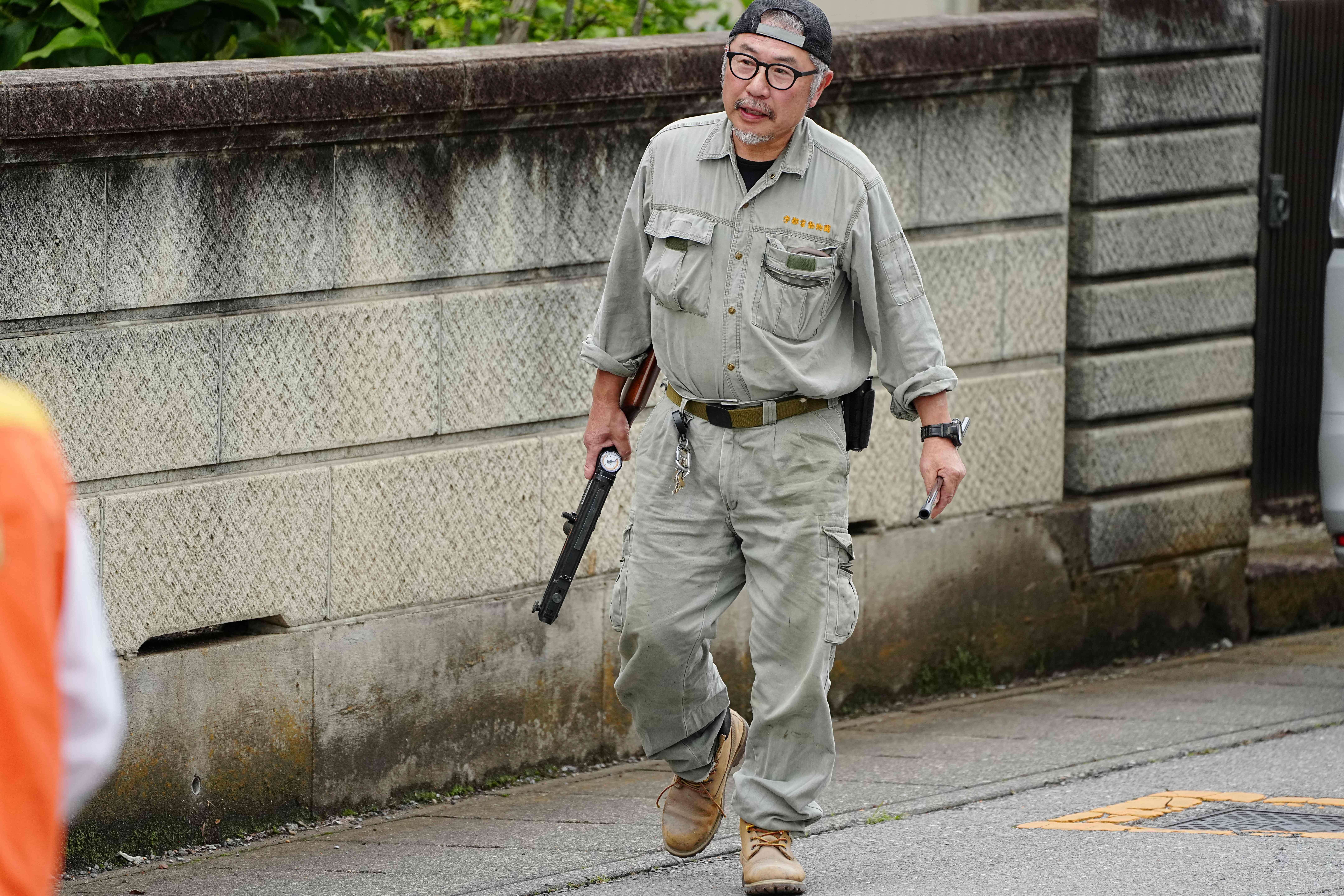 יפן: אחרי שהסתובב ברחובות העיר במשך 4 ימים – הדוב נתפס
