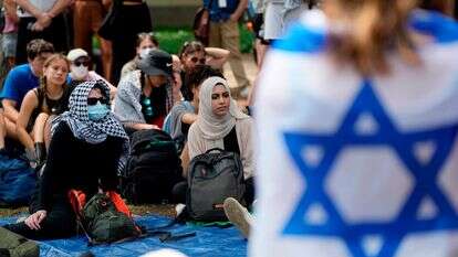 מפגינה נגד אנטישמיות | AP מפגינה נגד אנטישמיות | AP