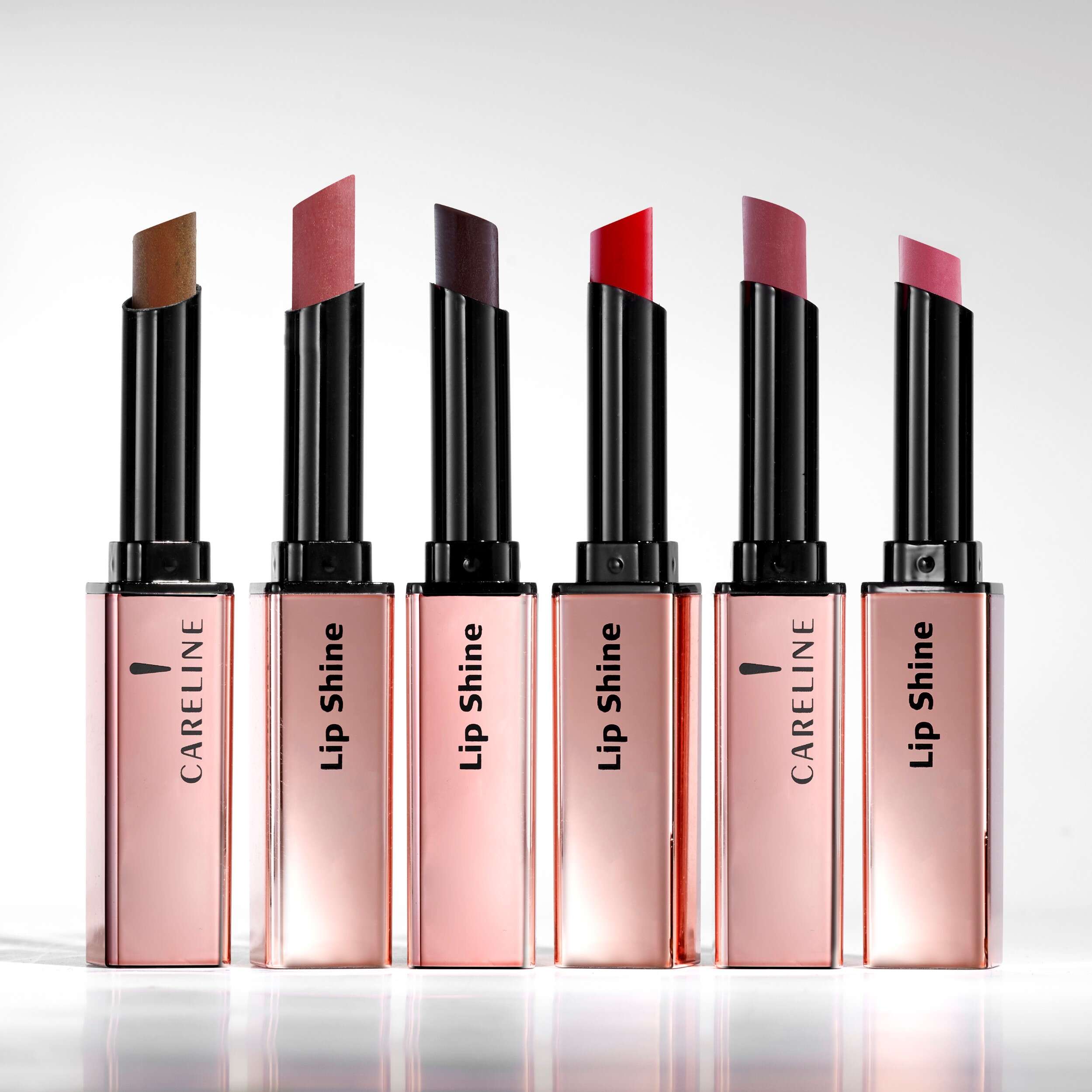 Lip Shine שפתון באלם של קרליין | טל אזולאי Lip Shine שפתון באלם של קרליין | טל אזולאי