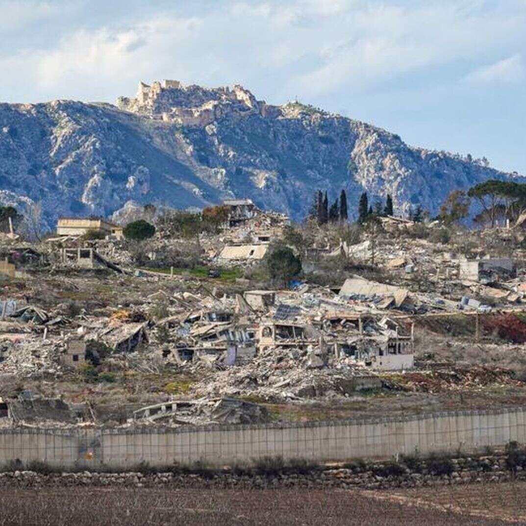 הבופור וכפר לבנוני הרוס, כפי שנראה מהגבול הישראלי | אייל מרגולין/פלאש 90 הבופור וכפר לבנוני הרוס, כפי שנראה מהגבול הישראלי | אייל מרגולין/פלאש 90