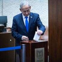 רה"מ נתניהו משלשל לקלפי את בחירתו למבקר המדינה הבא | יונתן זינדל, פלאש 90