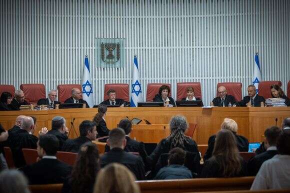 שופטי העליון בהרכב מלא בדיון | יונתן זינדל, פלאש 90 שופטי העליון בהרכב מלא בדיון | יונתן זינדל, פלאש 90
