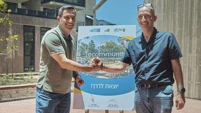 אביעד פרידמן (מימין) ואלון דוידי בהשקת הפרויקט, השבוע | סטודיו יאק אביעד פרידמן (מימין) ואלון דוידי בהשקת הפרויקט, השבוע | סטודיו יאק