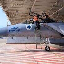 להגדיר מחדש את תקציב הביטחון. מטוס
 אף־15 בבסיס תל נוף | משה שי, פלאש 90