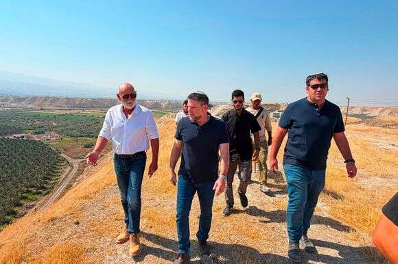 ביקור השרים סמוטריץ' וסטרוק בחוות בבקעת הירדן | ללא ביקור השרים סמוטריץ' וסטרוק בחוות בבקעת הירדן | ללא