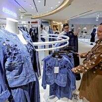 Japan Denim, חנות המתמחה במוצרי דנים יפני ברובע צ'ואו שבטוקיו | The Japan News
