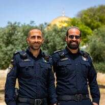 מפקד הר הבית רפ"ק גיא טל (משמאל) וסגנו פקד דניאל לרך | אלקנה וולפסון מפקד הר הבית רפ"ק גיא טל (משמאל) וסגנו פקד דניאל לרך | אלקנה וולפסון