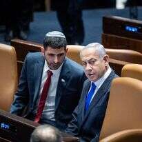 שר התקשורת, שלמה קרעי, לצד ראש הממשלה, בנימין נתניהו, במליאת הכנסת | יונתן זינדל, פלאש 90 שר התקשורת, שלמה קרעי, לצד ראש הממשלה, בנימין נתניהו, במליאת הכנסת | יונתן זינדל, פלאש 90