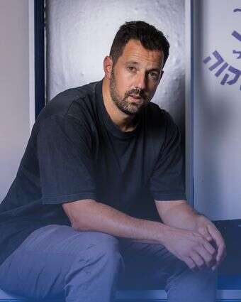 פרץ למגרש | אריק סולטן