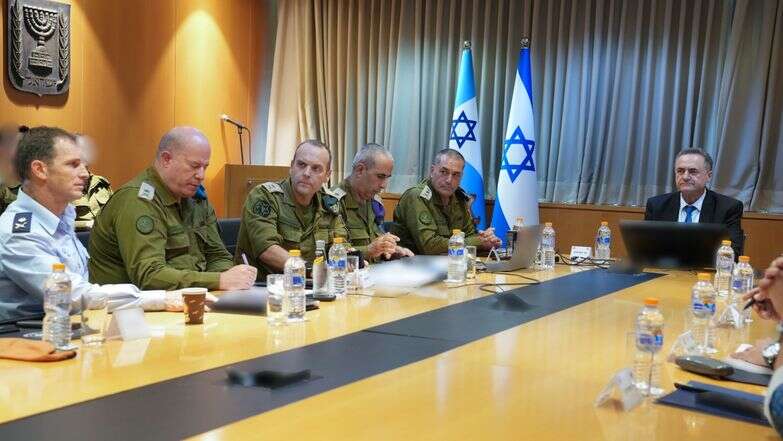 השר כץ בהתייעצות הביטחונית | אריאל חרמוני, משרד הביטחון