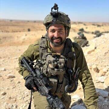 בניהו מלט הי"ד, שנרצח בפיגוע הירי ליד חוות גלעד | באדיבות המשפחה בניהו מלט הי"ד, שנרצח בפיגוע הירי ליד חוות גלעד | באדיבות המשפחה