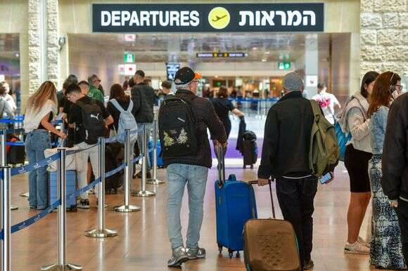 אולם הנוסעים היוצאים בנמל התעופה בן־גוריון | אבשלום ששוני, פלאש 90 אולם הנוסעים היוצאים בנמל התעופה בן־גוריון | אבשלום ששוני, פלאש 90
