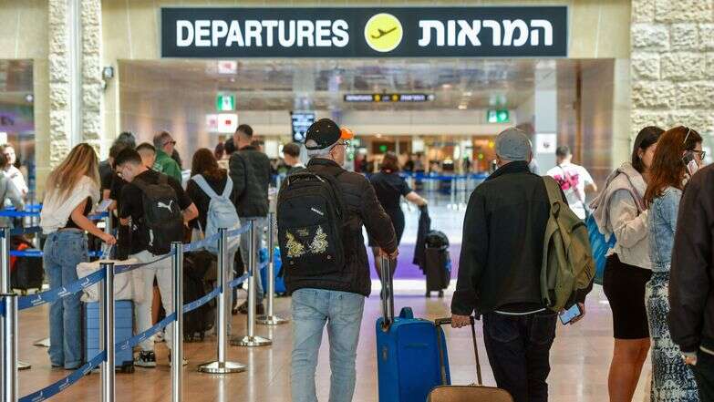 אולם הנוסעים היוצאים בנמל התעופה בן־גוריון | אבשלום ששוני, פלאש 90 אולם הנוסעים היוצאים בנמל התעופה בן־גוריון | אבשלום ששוני, פלאש 90