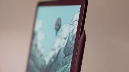 מכשיר Kindle Scribe Colorsoft מוצג באירוע של אמזון בניו יורק, יום שלישי, 30 בספטמבר 2025 | AP / סת' ווניג