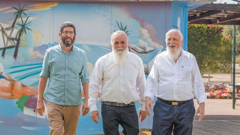 אנחנו לא בגוש, אבל הגוש ניצח דף הבית | יוסי אלוני אנחנו לא בגוש, אבל הגוש ניצח דף הבית | יוסי אלוני