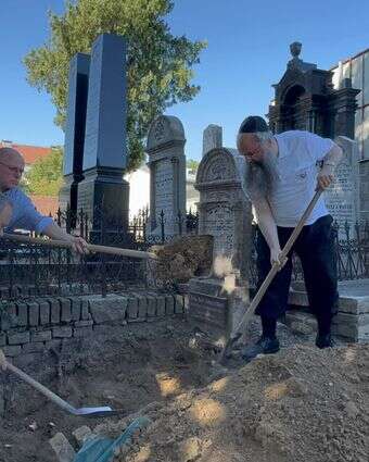 שרידיהם של סבו וסבתו של בנימין זאב הרצל הועלו מסרביה וייקברו בהר הרצל | ההסתדרות הציונית העולמית/זק"א שרידיהם של סבו וסבתו של בנימין זאב הרצל הועלו מסרביה וייקברו בהר הרצל | ההסתדרות הציונית העולמית/זק"א