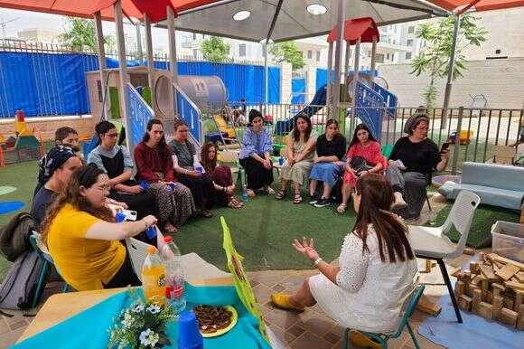 לא רק הקניית חומר, גם חוויה. סטודנטיות בחוג לגיל הרך במכללת אפרתה | רונית בן חמו, החוג לגיל הרך באפרתה לא רק הקניית חומר, גם חוויה. סטודנטיות בחוג לגיל הרך במכללת אפרתה | רונית בן חמו, החוג לגיל הרך באפרתה