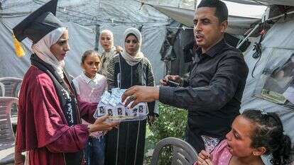 תלמידים פלסטינים בסיום שנת הלימודים | עאבד ראחים חאטיב, פלאש 90 תלמידים פלסטינים בסיום שנת הלימודים | עאבד ראחים חאטיב, פלאש 90