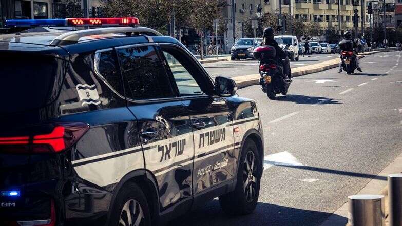 ניידת משטרה | שאטרסטוק ניידת משטרה | שאטרסטוק
