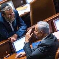 ראש הממשלה בנימין נתניהו וחבר הכנסת משה גפני | אלובייה פיטוסי, פלאש 90 ראש הממשלה בנימין נתניהו וחבר הכנסת משה גפני | אלובייה פיטוסי, פלאש 90