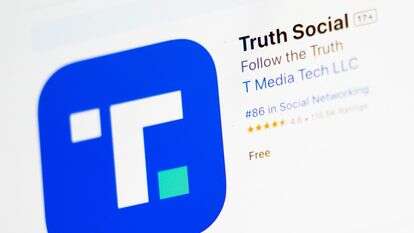 מסך ההורדה של האפליקציה Truth Social מוצג על גבי מחשב נייד | AP מסך ההורדה של האפליקציה Truth Social מוצג על גבי מחשב נייד | AP
