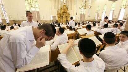 בחורי ישיבה לומדים תורה | נתי שוחט, פלאש 90