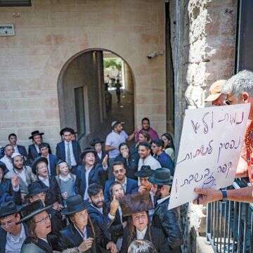 הפגנות ליד קפה "בסמטה", בשבת שעברה | יונתן זינדל, פלאש 90 הפגנות ליד קפה "בסמטה", בשבת שעברה | יונתן זינדל, פלאש 90