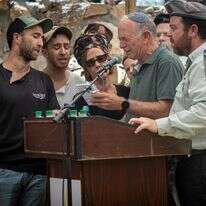 משפחתו של רס"ן (מיל') הראל בירנשטוק הי"ד, שנפל בקרב בלבנון | יונתן זינדל, פלאש 90 משפחתו של רס"ן (מיל') הראל בירנשטוק הי"ד, שנפל בקרב בלבנון | יונתן זינדל, פלאש 90