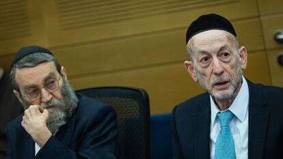 בכירי דגל התורה, משה גפני ואורי מקלב. לקראת הדחה? | יונתן זינדל, פלאש 90 בכירי דגל התורה, משה גפני ואורי מקלב. לקראת הדחה? | יונתן זינדל, פלאש 90