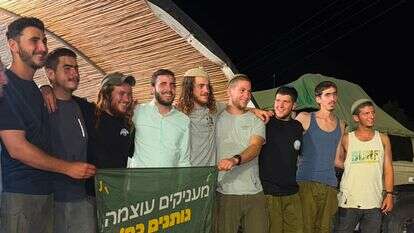 חיילים בודדים קיבלו מתנות ממשפחותיהם בלוס אנג'לס | באדיבות שירן פרץ חיילים בודדים קיבלו מתנות ממשפחותיהם בלוס אנג'לס | באדיבות שירן פרץ