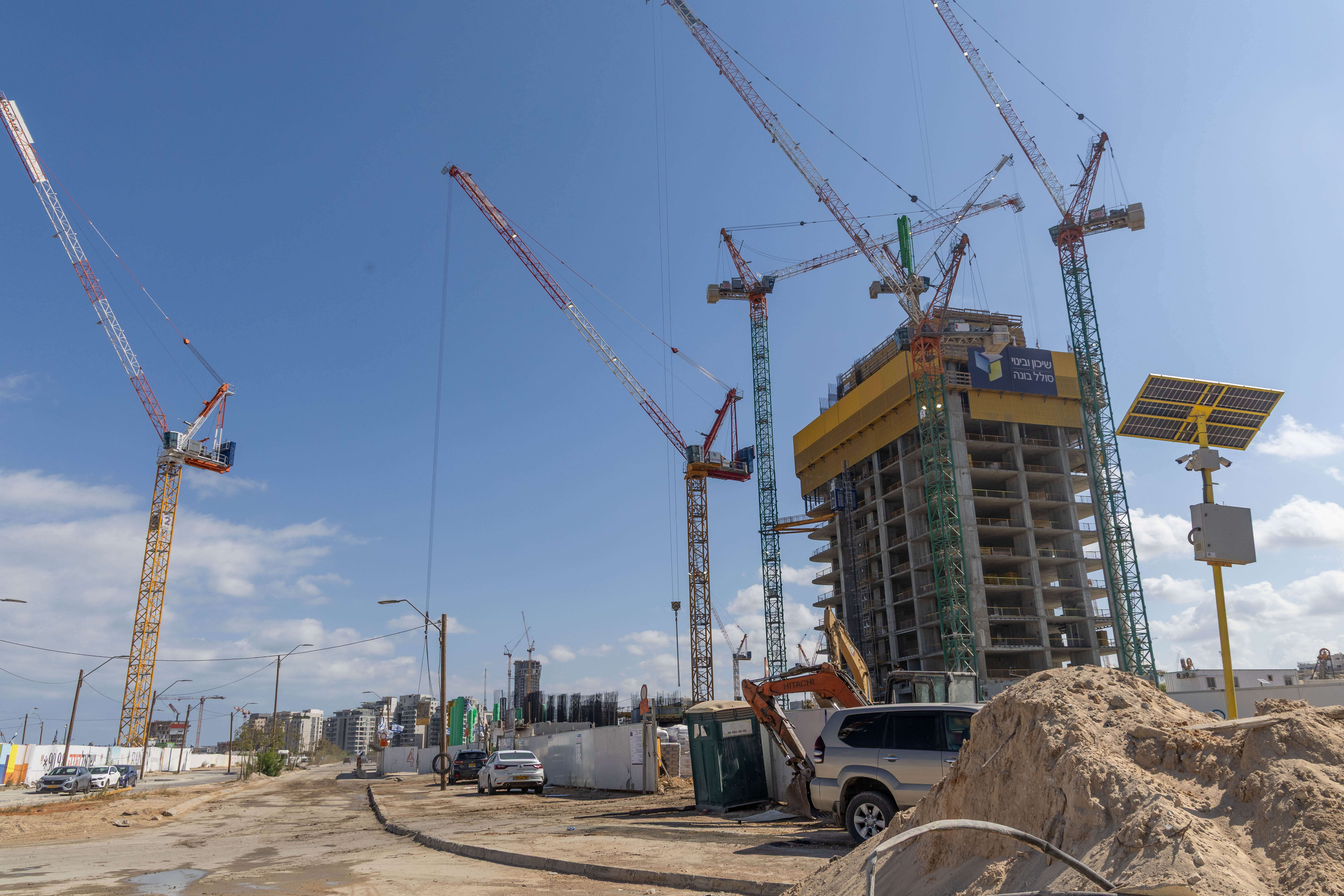הקבלנים במצוקה: ישראל מלאה דירות חדשות שאף אחד לא קונה