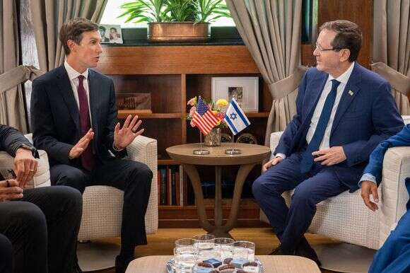 נשיא המדינה יצחק הרצוג עם השליח האמריקני ג'ארד קושנר, בבית הנשיא בירושלים | בית הנשיא