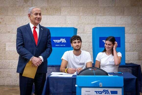 רה"מ נתניהו בוחר בבחירות המקדימות בליכוד | חיים גולדברג, פלאש 90 רה"מ נתניהו בוחר בבחירות המקדימות בליכוד | חיים גולדברג, פלאש 90