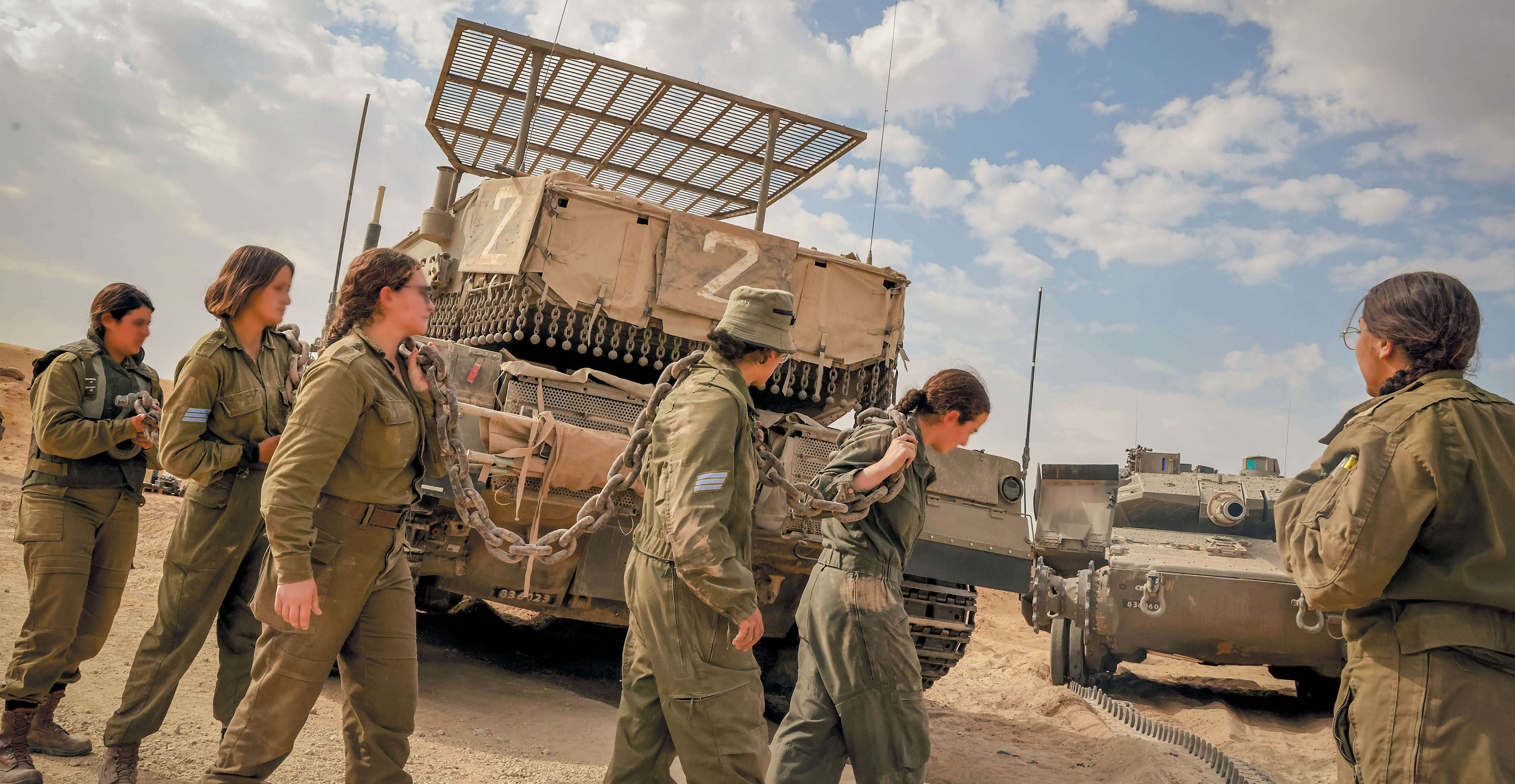 "ההגדרה שלי לפמיניזם היא שחרור הדמוקרטיה מהפטריארכיה". לוחמות קרקל בגבול מצרים | יוסי זמיר, פלאש 90 "ההגדרה שלי לפמיניזם היא שחרור הדמוקרטיה מהפטריארכיה". לוחמות קרקל בגבול מצרים | יוסי זמיר, פלאש 90