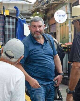 עופר וינטר בשוק מחנה־יהודה | אורן בן־חקון עופר וינטר בשוק מחנה־יהודה | אורן בן־חקון