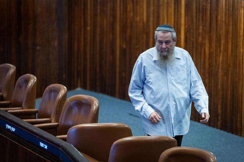 כיתות קטנות וחיזוק הזהות היהודית: תוכנית אבי מעוז לשינוי מערכת החינוך