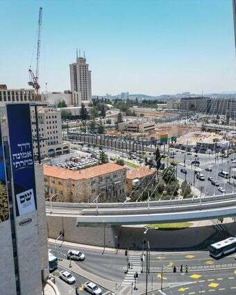 כרזת הבחירות של ש"ס בכניסה לירושלים | חיים גולדברג, פלאש 90 כרזת הבחירות של ש"ס בכניסה לירושלים | חיים גולדברג, פלאש 90
