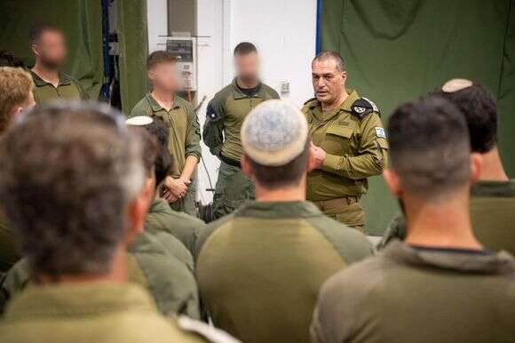 הרמטכ"ל בביקורו בבסיס | דובר צה"ל הרמטכ"ל בביקורו בבסיס | דובר צה"ל
