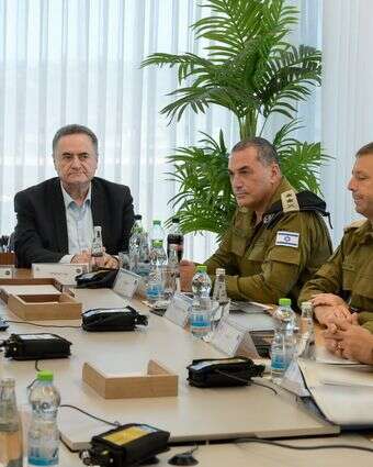 רה"מ, שר הביטחון, הרמטכ"ל ובכירי צה"ל בפיקוד המרכז | מעיין טואף, לע"מ רה"מ, שר הביטחון, הרמטכ"ל ובכירי צה"ל בפיקוד המרכז | מעיין טואף, לע"מ