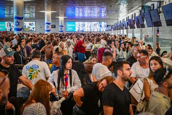 תורי ענק בנתב"ג בעקבות השביתה | אבשלום ששוני, פלאש 90 תורי ענק בנתב"ג בעקבות השביתה | אבשלום ששוני, פלאש 90