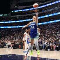 שחקנית ה-WNBA, לי יוארו הסינית | AFP שחקנית ה-WNBA, לי יוארו הסינית | AFP