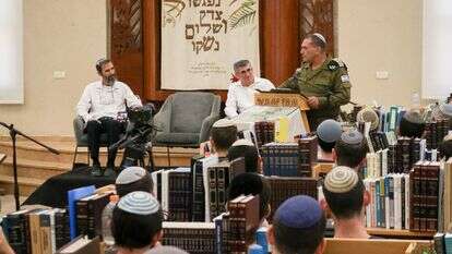 התחייב ששומר הלכה יוכל לשרת לפי ההלכה. הרמטכ"ל רא"ל אייל זמיר בישיבת ההסדר בירוחם, בשבוע שעבר | ישי הבר, ישיבת ההסדר ירוחם התחייב ששומר הלכה יוכל לשרת לפי ההלכה. הרמטכ"ל רא"ל אייל זמיר בישיבת ההסדר בירוחם, בשבוע שעבר | ישי הבר, ישיבת ההסדר ירוחם