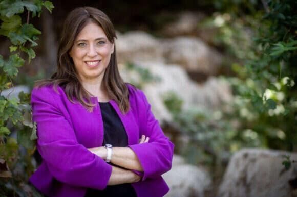 כנד תעשיית השקרים אנחנו צריכים לבנות את "המכונה שלנו". חוטובלי | אריק סולטן כנד תעשיית השקרים אנחנו צריכים לבנות את "המכונה שלנו". חוטובלי | אריק סולטן